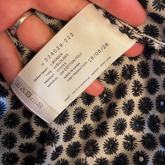 Arket Embroidered Blouse Black White Eyelet Sz 36 or Small - Picture 5 of 7